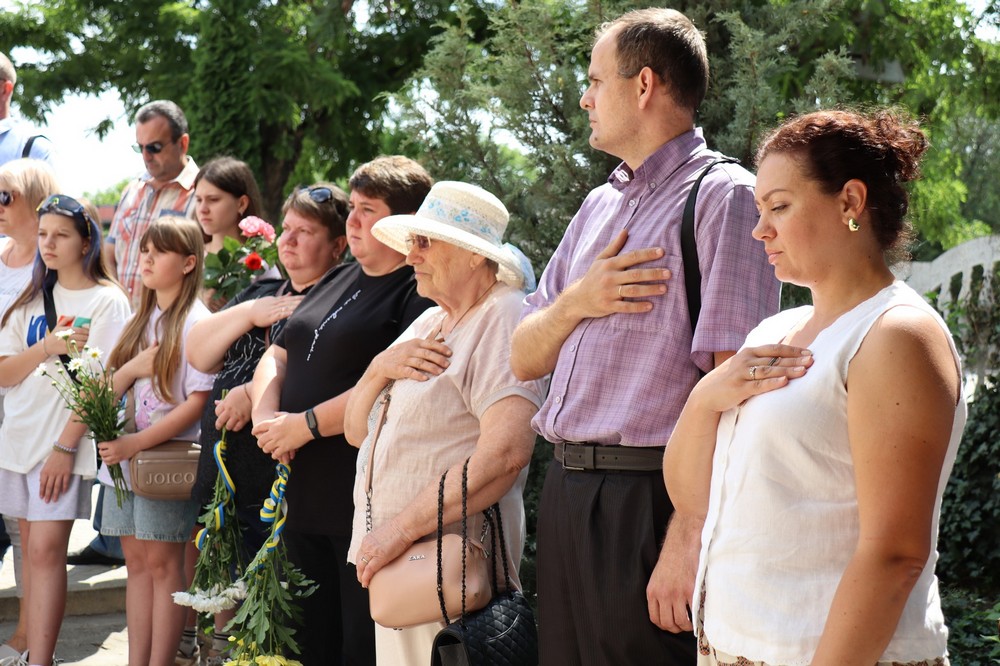 У Покрові сьогодні відкрили меморіальну дошку на честь полеглого Захисника Андрія Приходька 10