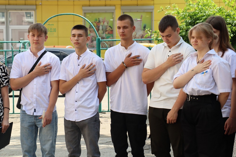 У Покрові сьогодні відкрили меморіальну дошку на честь полеглого Захисника Андрія Приходька 8