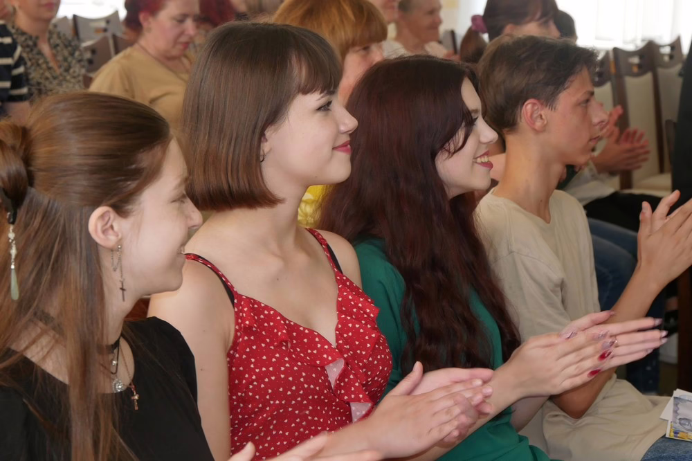 Випускники мистецьких шкіл Покрова отримали атестати (фото)