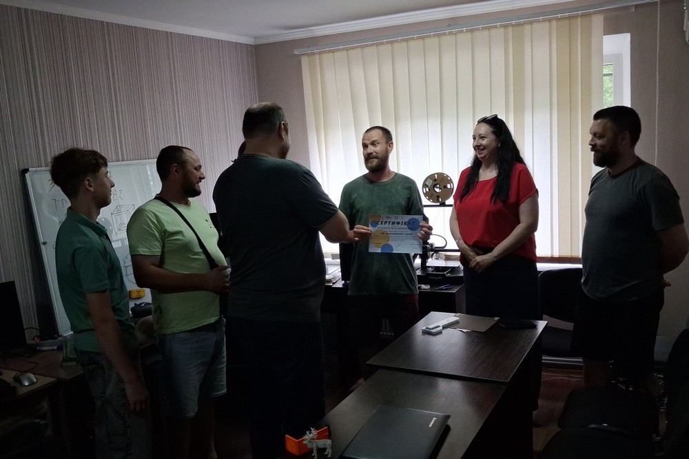 Випускники ще одного курсу Центру освіти дорослих Нікополя отримали сертифікати (фото) 4