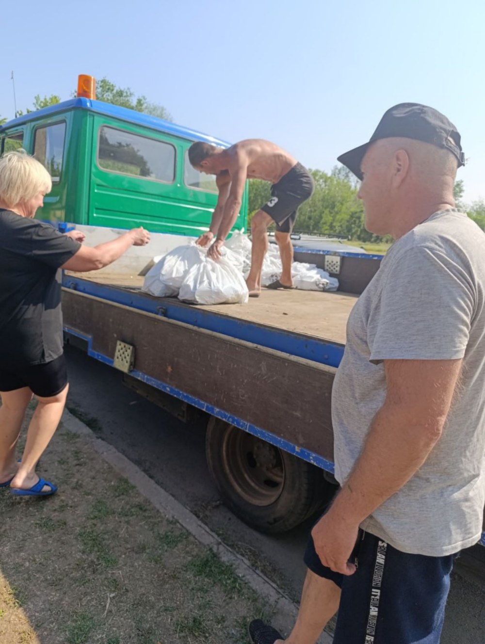 Жителі Марганецької громади отримали 457 продуктових наборів