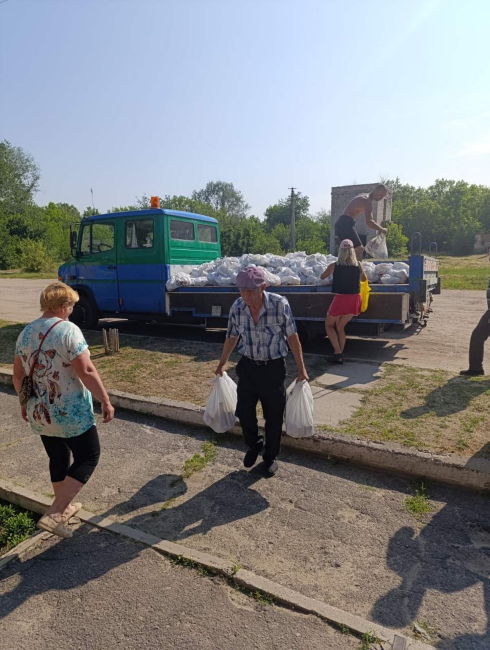 Жителі Марганецької громади отримали 457 продуктових наборів 3