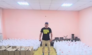 Гуманітарна допомога у Нікополі: можна отримати продукти і засоби гігієни – кому і куди звертатися (відео)