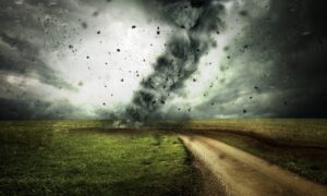 Мешканців Дніпропетровщини попередили про небезпечне метеорологічне явище 16 червня