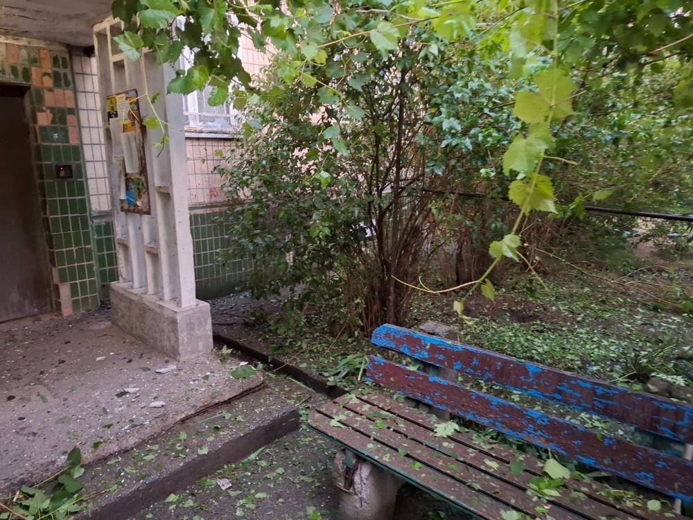 Фото наслідків обстрілів Нікополя