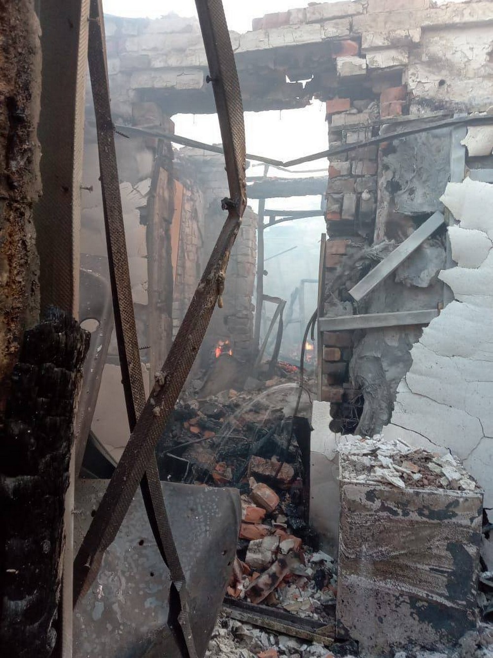 Фото наслідків обстрілів Нікополя