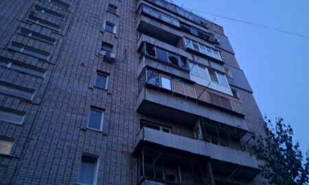 У Нікополі пошкоджено багатоповерхівку і торговельний центр, під обстрілом була і Марганецька громада