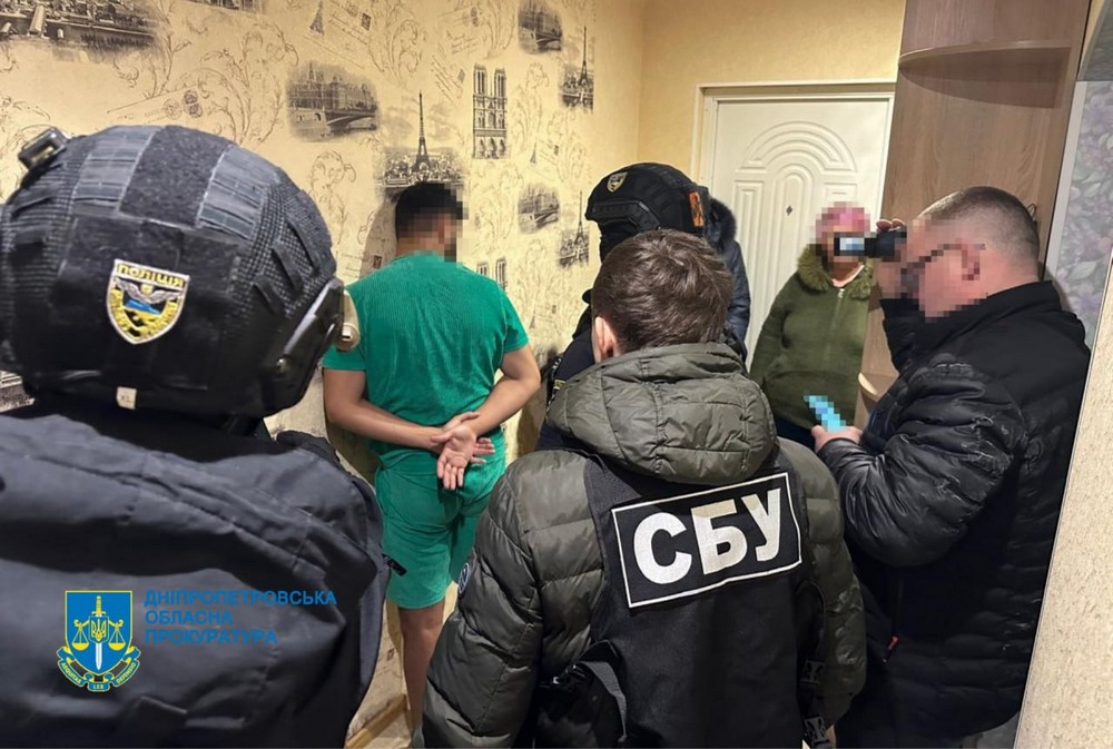 Шахраї з Дніпропетровщини ошукали родичів полонених і зниклих безвісти на понад 3 млн: як працювала схема (фото)
