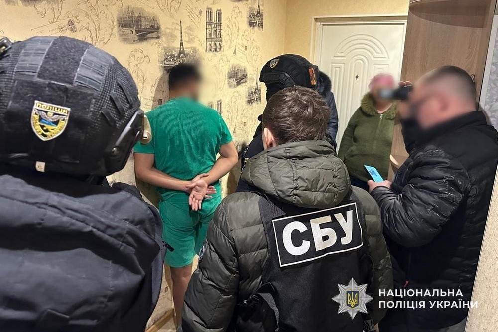 Шахраї з Дніпропетровщини ошукали родичів полонених і зниклих безвісти на понад 3 млн: як працювала схема (фото)