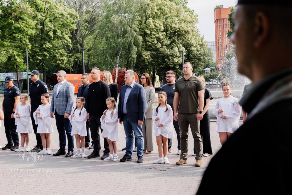 Болить… На Дніпропетровщині сьогодні вшановують пам’ять вбитих росією дітей (фото, відео)