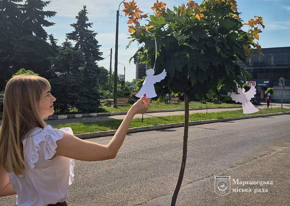 Болить… На Дніпропетровщині сьогодні вшановують пам’ять вбитих росією дітей (фото, відео)