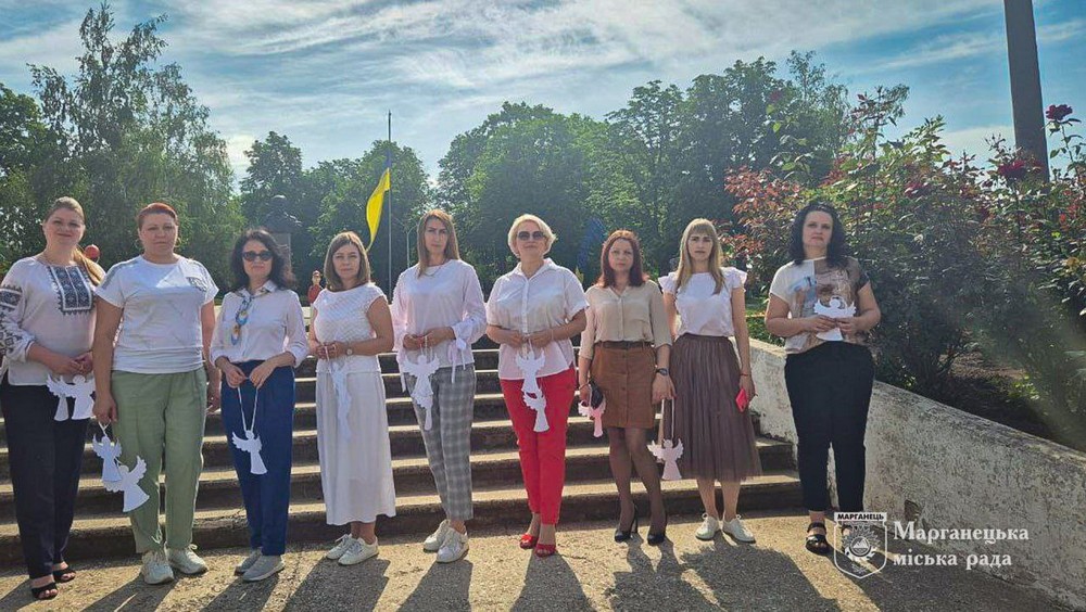 Болить… На Дніпропетровщині сьогодні вшановують пам’ять вбитих росією дітей (фото, відео)