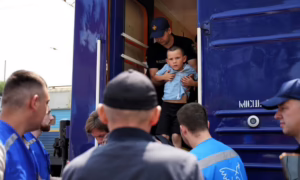 Триває евакуація на Дніпропетровщині: вже 100 дітей вивезли з Межівської громади, можна виїхати потягом до Закарпаття (фото)