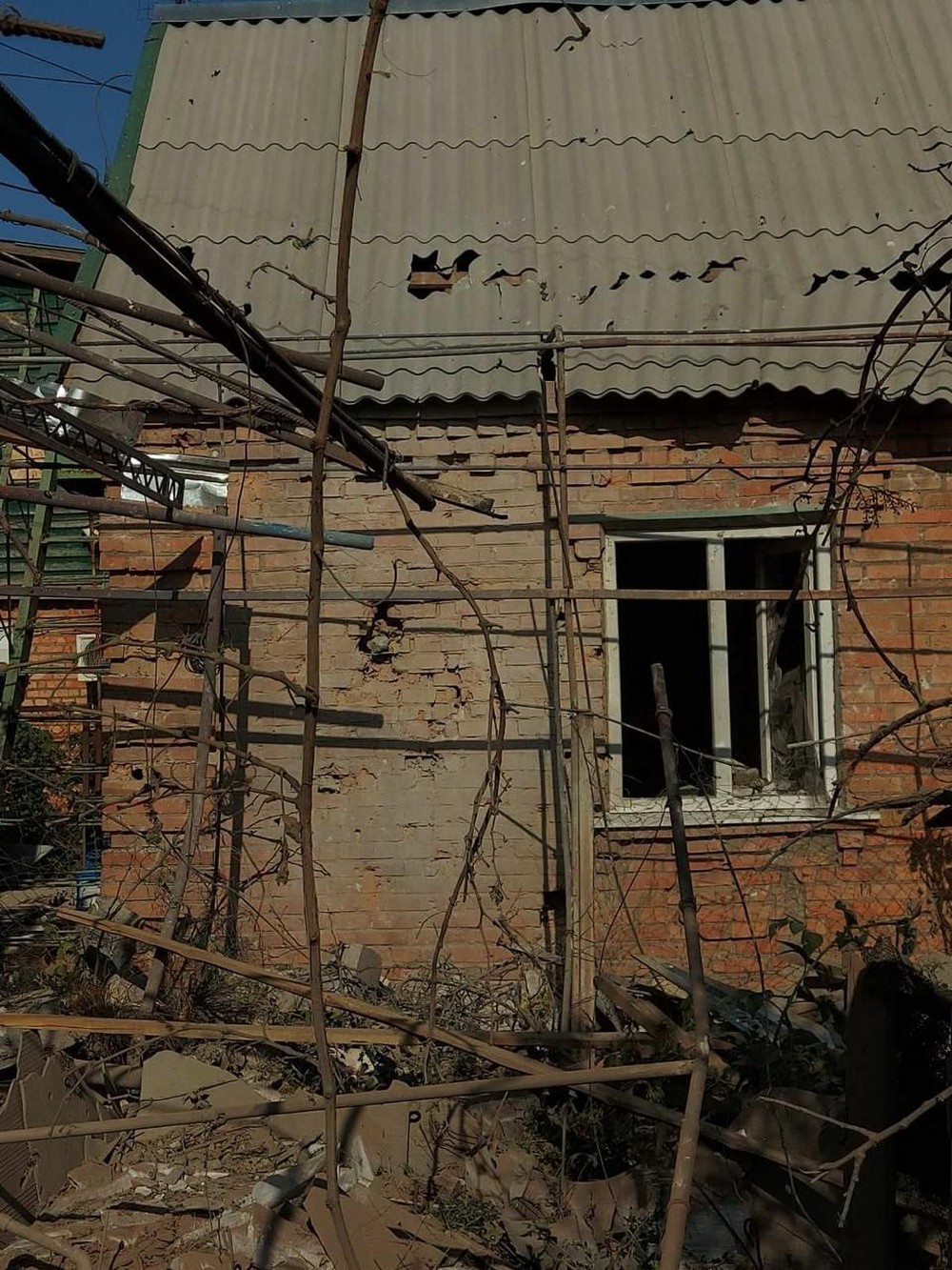 Фото наслідків обстрілів Нікополя