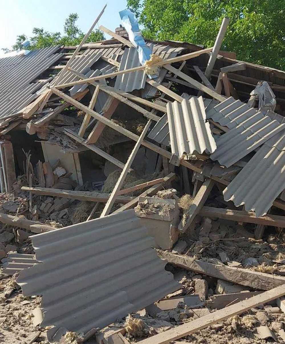 Фото наслідків обстрілів Нікополя