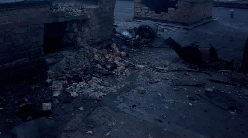 На Нікопольщині загорілася дев’ятиповерхівка, понівечено адмінбудівлю, під обстрілами був і Синельниківський район