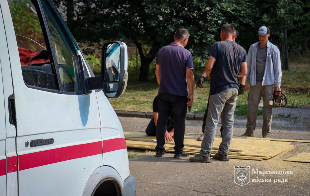 У Марганці усувають наслідки нічної атаки 12 червня: фото