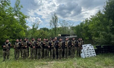 Бізнес Дніпропетровщини передав на фронт «сувеніри», від яких ворог палатиме (фото)