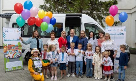 На Дніпропетровщині з’явився перший в Україні мобільний дитячий садок (фото)