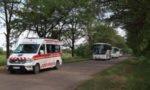 Триває евакуація на Дніпропетровщині: вивезли підопічних психоневрологічного інтернату (фото)
