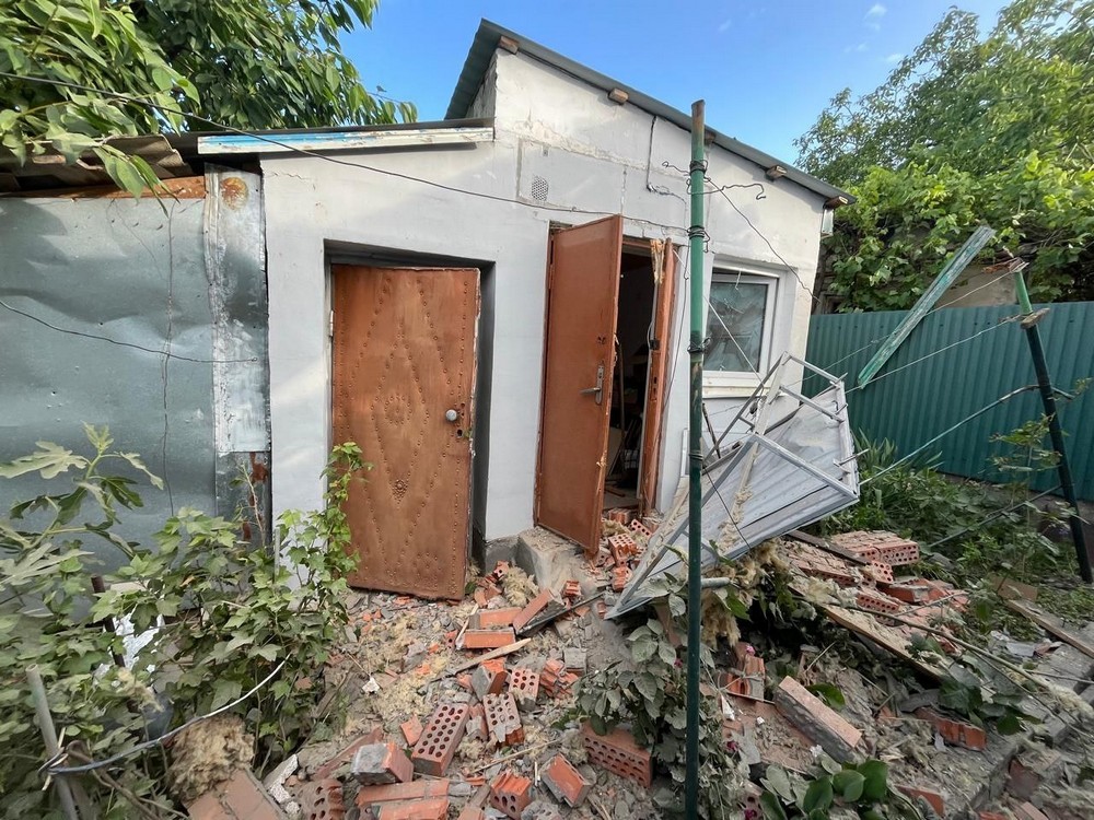 Фото наслідків обстрілів Нікополя