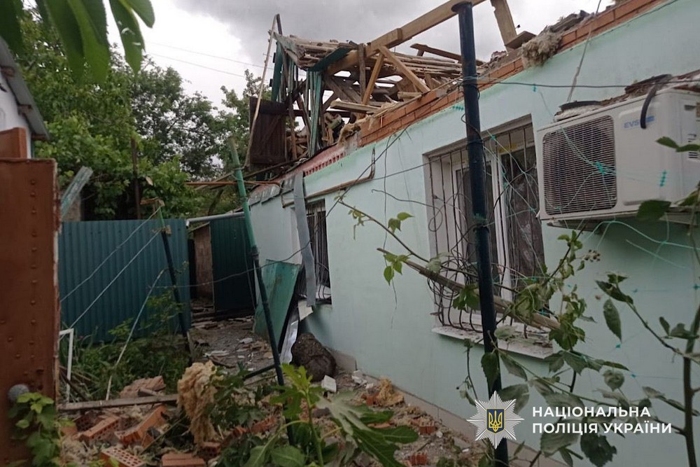 Фото наслідків обстрілів на Нікопольщині сьогодні