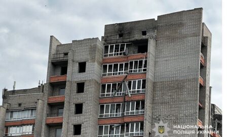 Поранено літню жінку, кафе було охоплено вогнем – майже 60 ударів по Нікополю і району зафіксували у поліції (фото)