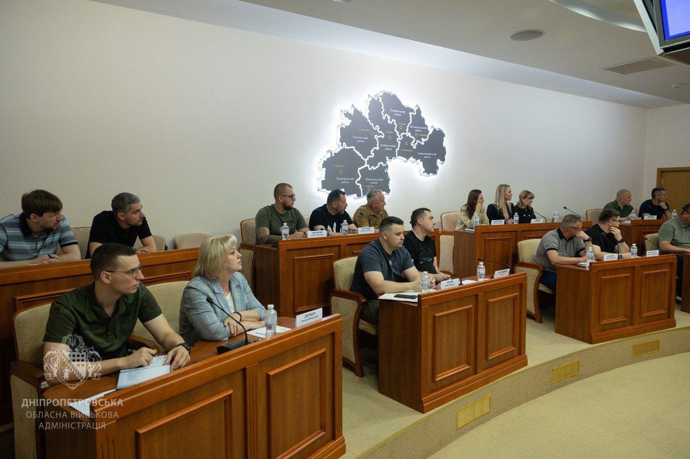 Евакуація, мобілізація, фортифікації, підготовка до нового навчального року: очільник ДніпроОВА провів нараду з главами районів