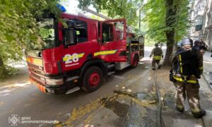 у Нікополі сьогодні горіла квартира у багатоповерховому будинку 2