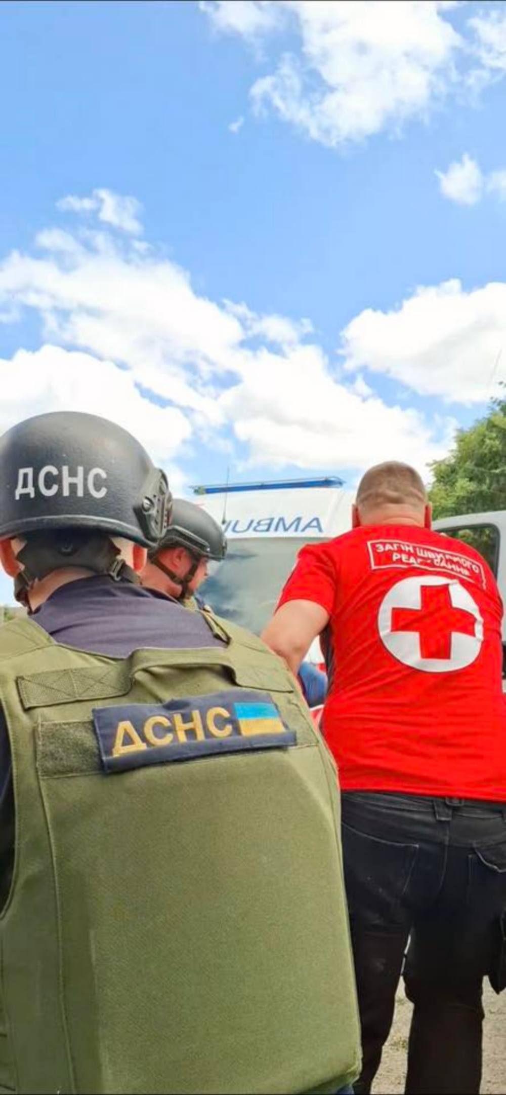 у Нікополі сьогодні волонтери надавали допомогу постраждалим (фото)