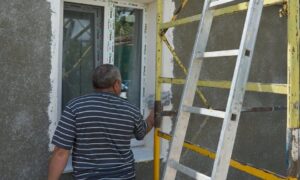 у Нікополі відновлюють пошкоджене ворогом житло (фото) 2