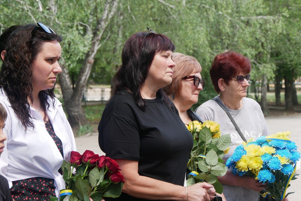 у Покрові сьогодні відкрили меморіальну дошку на честь Артема Рябухи 4