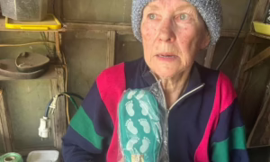 '«Народна самооборона Львівщини» передала шкарпетки-капці для літніх марганчан (фото)