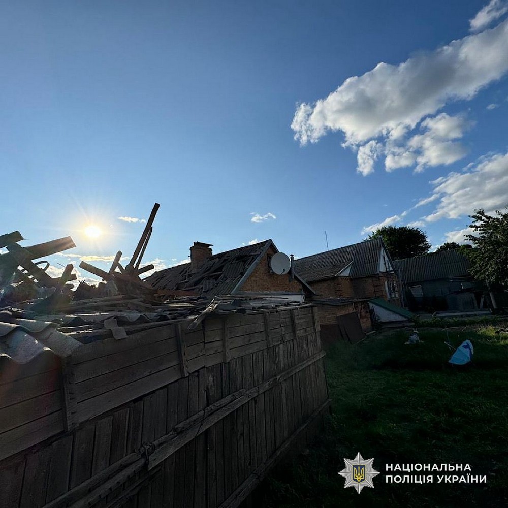 Фото наслідків ворожих атак на Нікопольщині