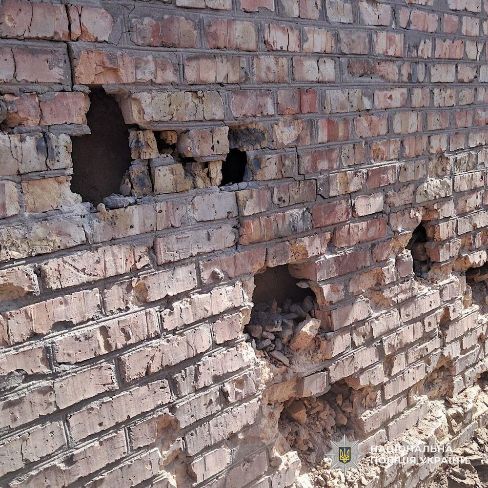 Фото наслідків ворожих атак на Нікопольщині
