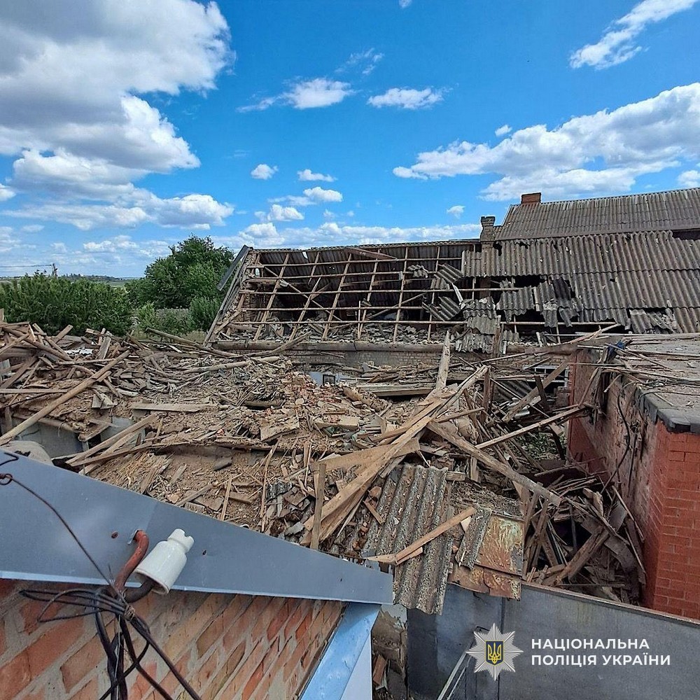 Фото наслідків ворожих атак на Нікопольщині