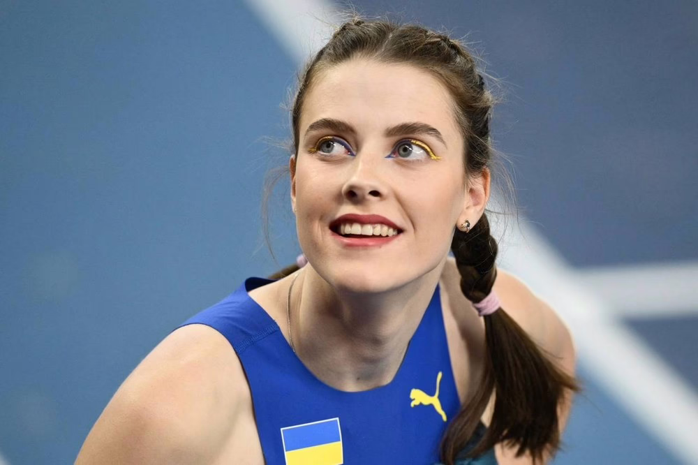 з Дніпра