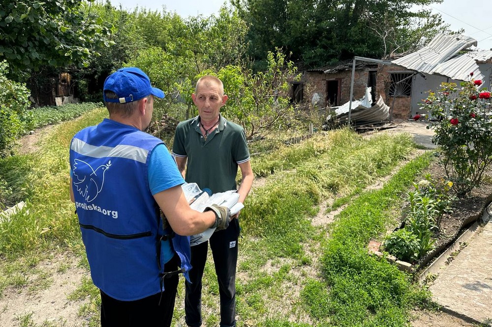 14 вибухів пролунало в різних куточках міста: жителі Нікополя та району отримали допомогу від «Проліска» 1 жителі Нікополя 9