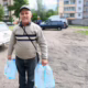 Мешканцям Марганецької громади продовжують роздавати воду благодійники.