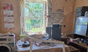 Четверо поранених у Нікополі і троє у Дніпровському районі: подробиці про наслідки ворожих обстрілів за добу від поліції (фото)
