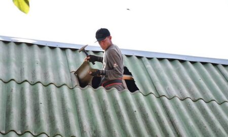 Кількість пошкоджених осель у Нікополі велика: коштом бюджету продовжують відновлювати житло (фото)