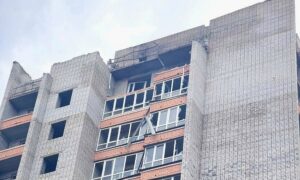 У Нікополі поранено жінку: ворог весь день атакував район FPV-дронами та бив з артилерії
