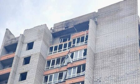 У Нікополі поранено жінку: ворог весь день атакував район FPV-дронами та бив з артилерії
