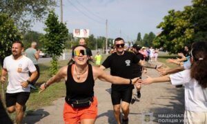 Поліцейський з Нікопольщини взяв участь у забігу до 10-річчя Національної поліції України