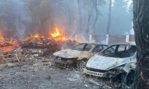 Троє поранених і масштабна пожежа: про наслідки нічних ударів по Дніпропетровщині розповіли в прокуратурі і ДСНС