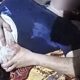 У Нікополі дрон влучив у автівку з людьми: поліція евакуювала поранену жінку до лікарні (відео)