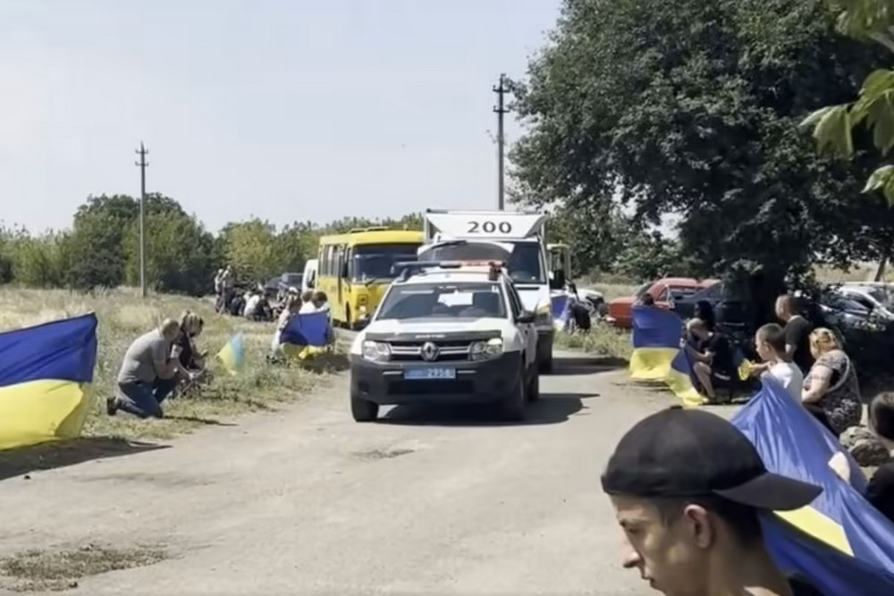 Вбиті росією мешканці Нікопольщини. Захисник з Томаківської громади Андрій Мойса загинув 15 липня 2024 року. Тож сьогодні річниця його смерті, і ми вшановуємо пам’ять Героя!
