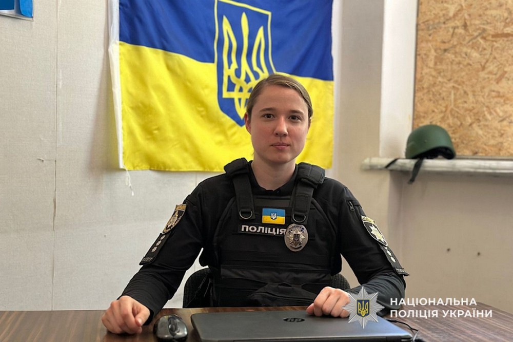 «Найважче було відповідати на дзвінки рідних тих, хто вже ніколи не підніме слухавку»: поліція Нікопольщини три роки працює під обстрілами (фото, відео)