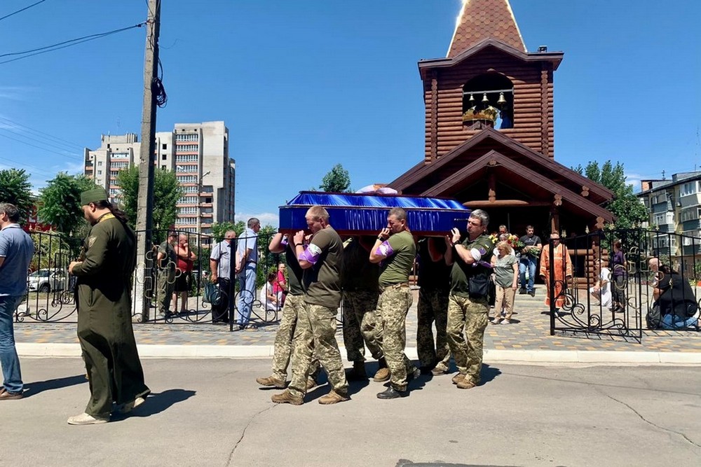 Вбиті росією мешканці Нікопольщини. Захисник з Нікополя Вадим Шаповалов загинув 7 липня 2022 року. Тож сьогодні річниця його смерті, і ми вшановуємо пам’ять Героя!