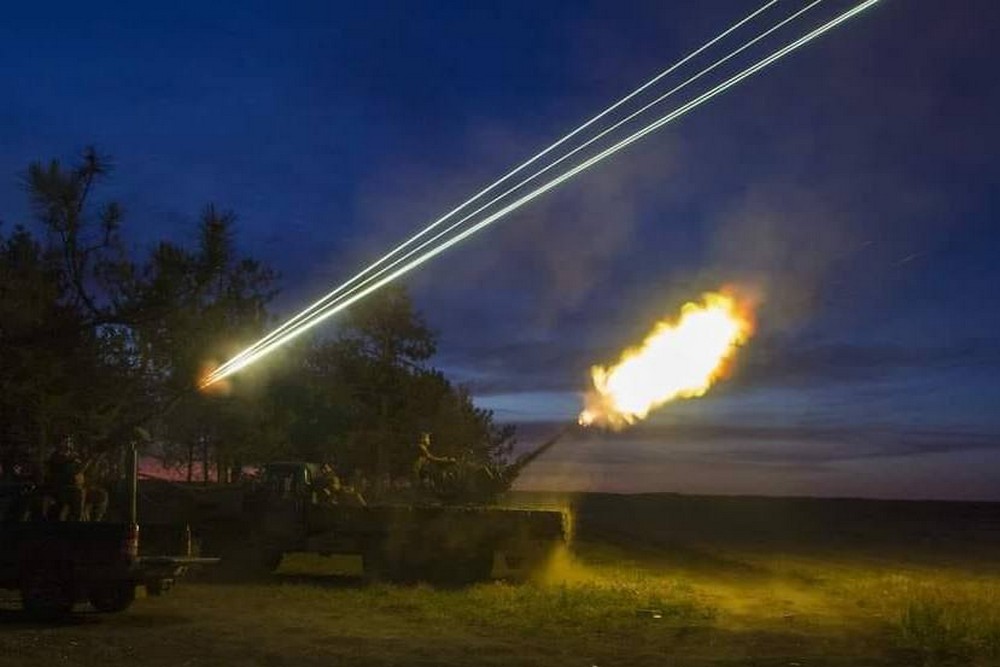 У Нікополі і Павлограді сталися пожежі через обстріл, на Синельниківщині є поранений, ворог атакував область БпЛА 1 У Нікополі і Павлограді сталися пожежі через обстріл, на Синельниківщині є поранений, ворог атакував область БпЛА